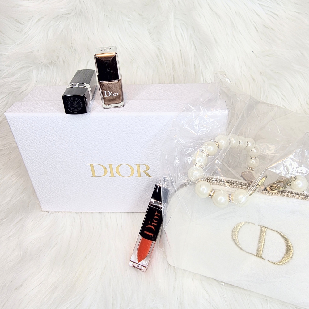 Dior Women's Makeup Set - CD Makeup Pouch Beaded Chain Added New Full Inclusion